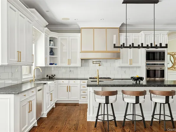 1608 Stewart Lane, Laurel Hollow, NY 11791