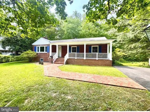 3019 Crane Dr, Falls Church, VA 22042