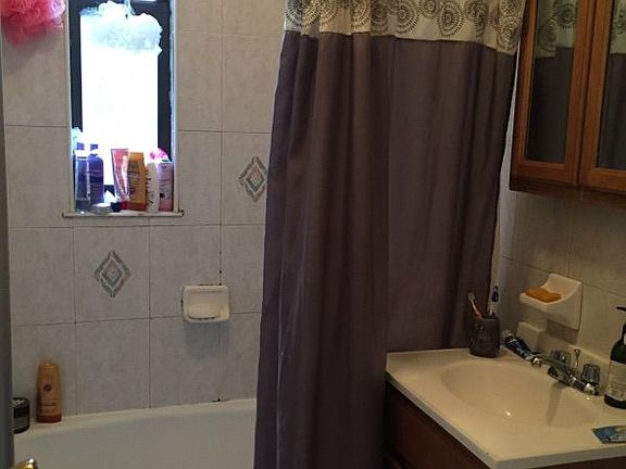 4th image of 3044 34th St APT 5C