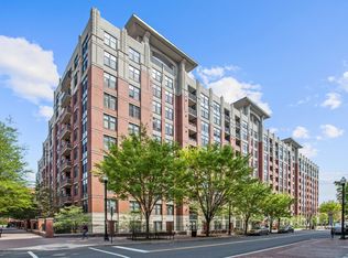 1021 N Garfield St APT 817, Arlington, VA 22201