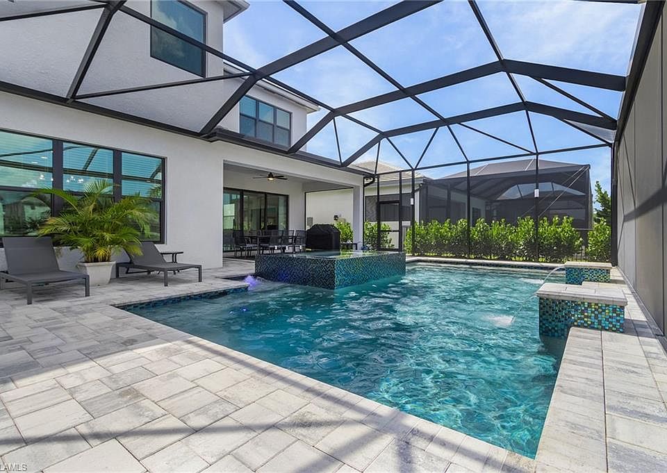 Arinco-houseです 20389 Collier Dr, Strongsville, OH 44136 | Zillow