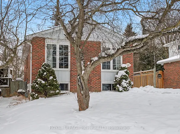 248 Talbot Cres, Newmarket, ON L3Y 1A3