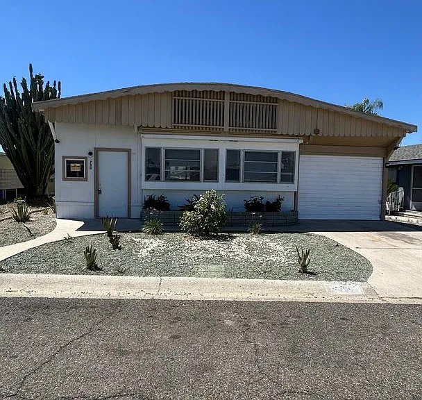 750 Santa Clara Cir — Photo 1