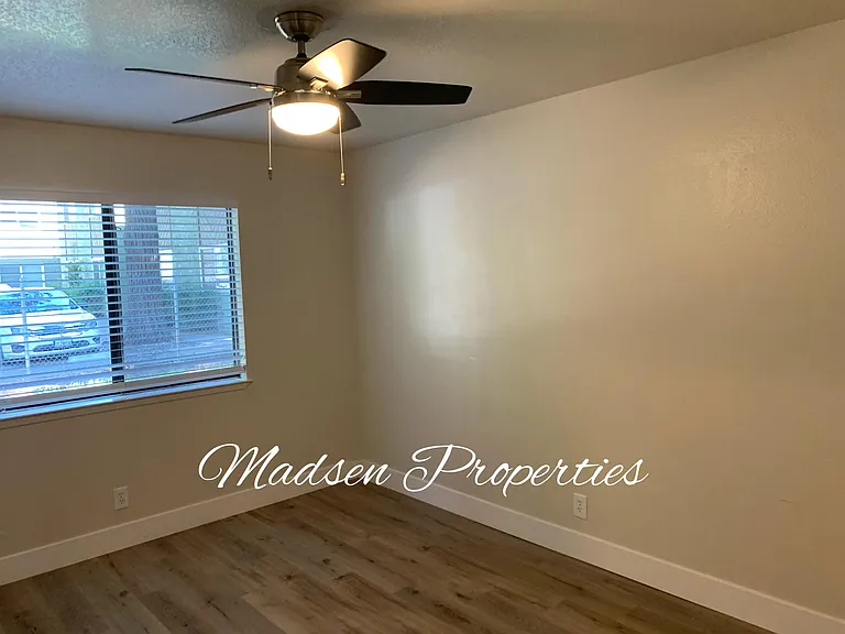 1340 W 4th St #2 — Photo 16