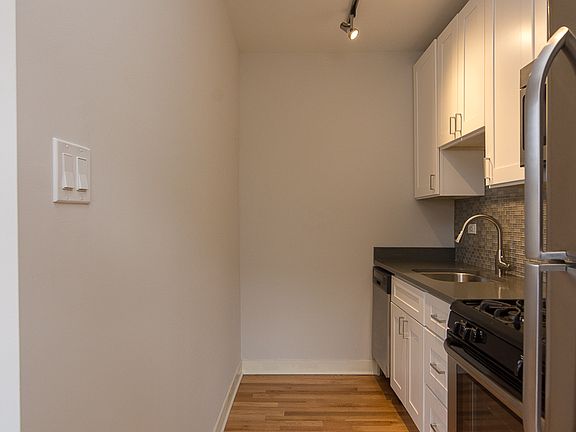 3rd image of 2420 N Kedzie Blvd APT 307