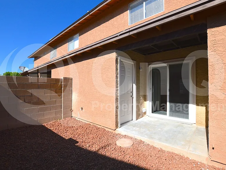 1418 E Knoll Cir #2 — Photo 15