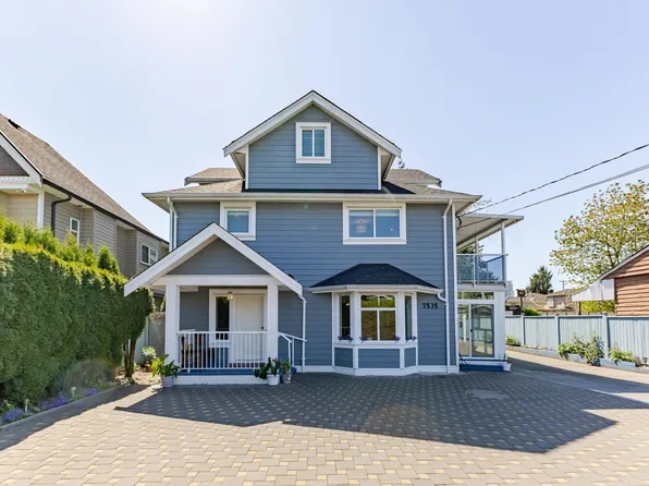 7535 Burgess St, Burnaby, BC V3N 3H9