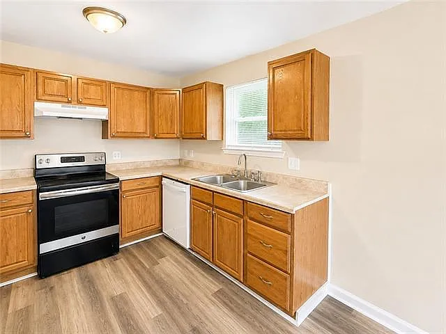 3 bed, 2.0 bath, 1235 sqft, $1,700 — Photo 4