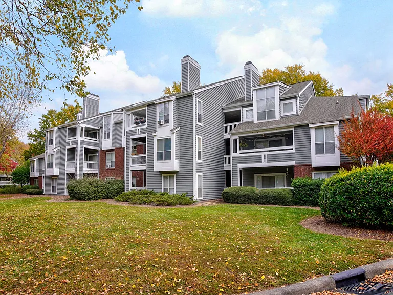 Highland Oaks Apartments — Photo 31