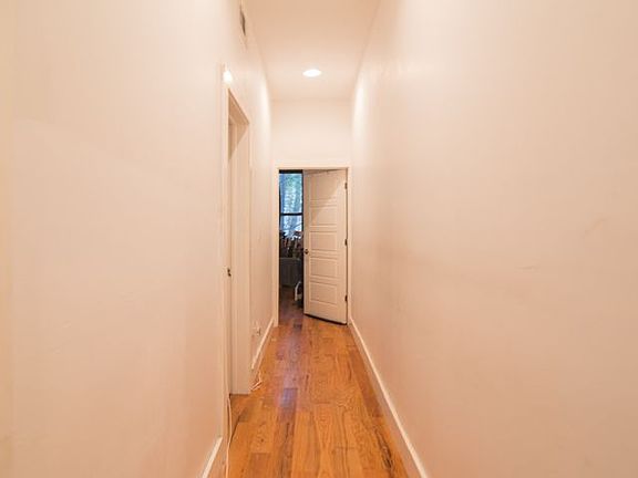 4th image of 487 Chauncey St #1
