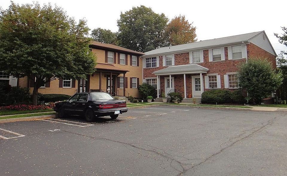 2nd image of 572 Lenape Ct