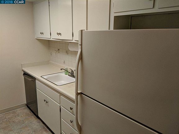 3rd image of 1060 Bancroft Rd