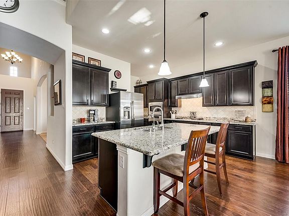 3rd image of 2708 Indigo Dr