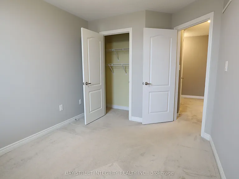 2435 Greenwich Dr #39 — Photo 33
