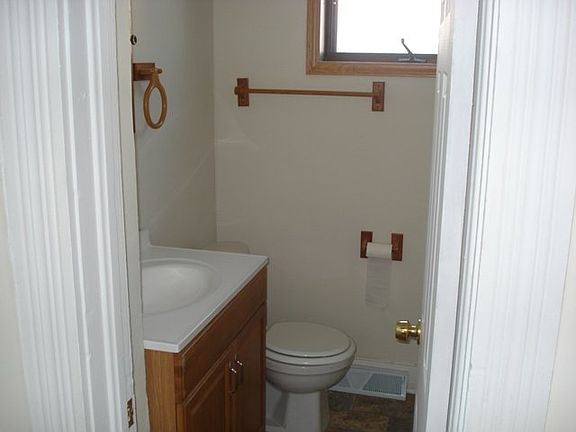 5th image of 818 1st Ave