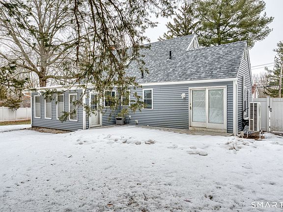 3rd image of 11 Charter Road