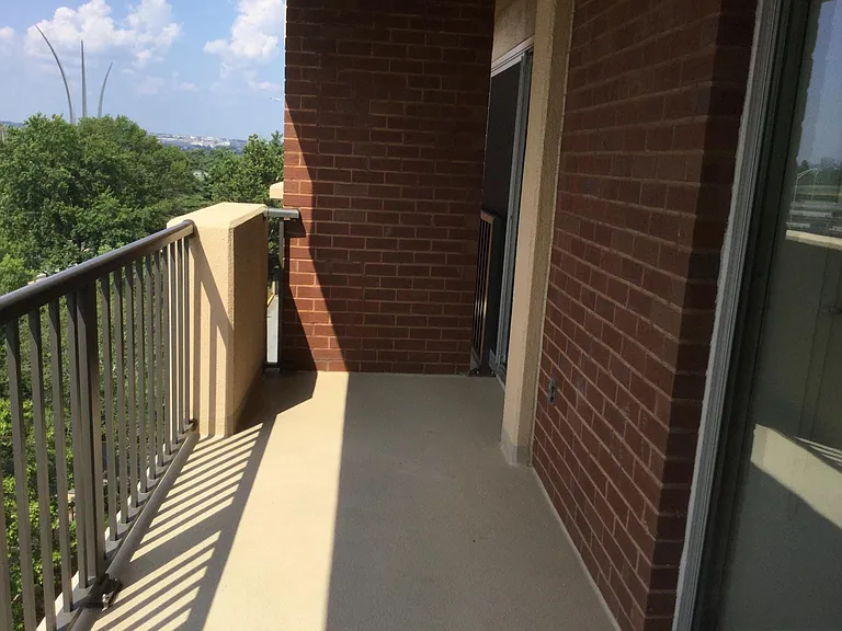 1300 Army Navy Dr #826 — Photo 16