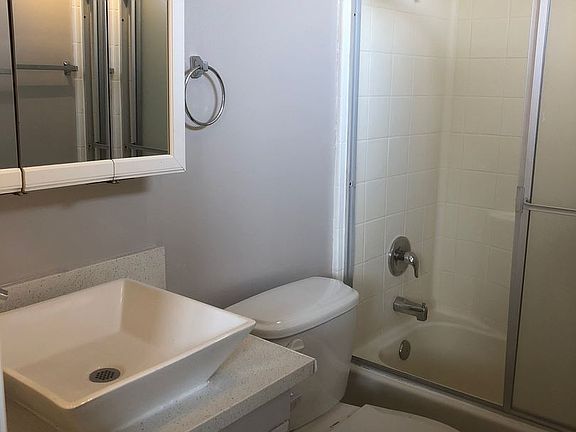 5th image of 15759 Vanowen St APT 17
