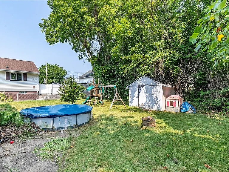 138 Clark Ave — Photo 31
