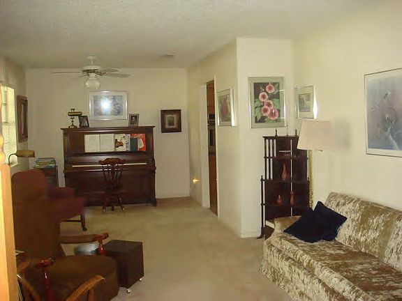 3rd image of 714 S Ashby Dr