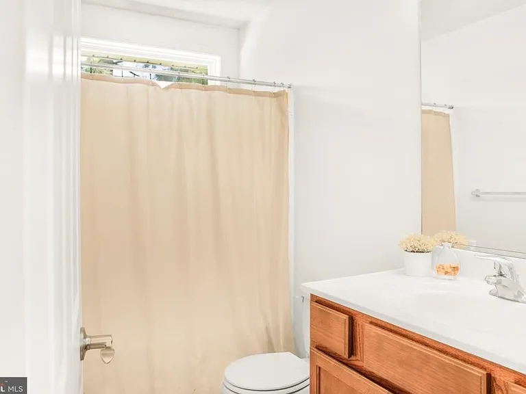 215 Dogwood Ave — Photo 13