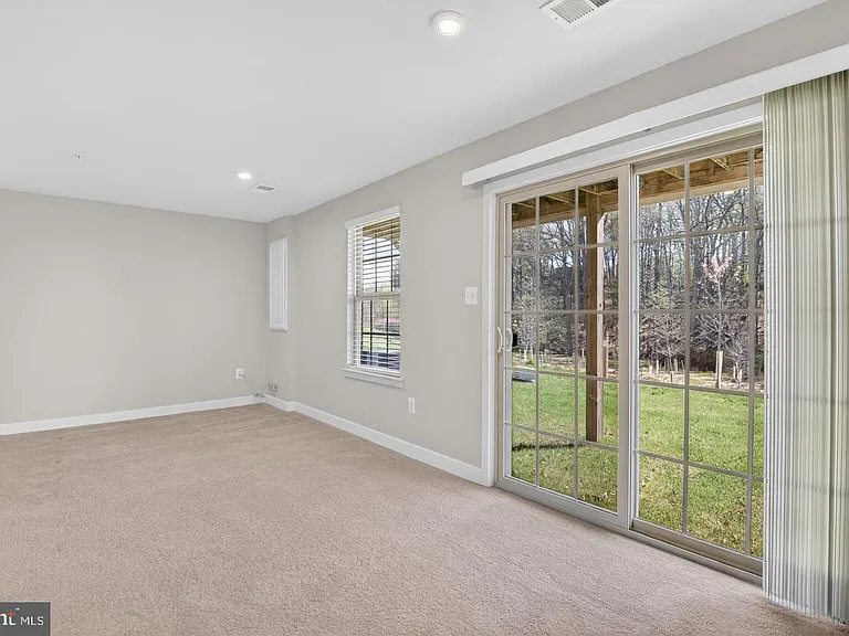 19753 Green Village Dr — Photo 4