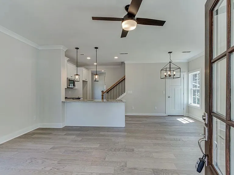734 Lee St — Photo 31