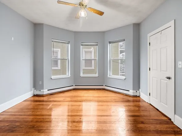 23 Beale St, Dorchester, MA 02124