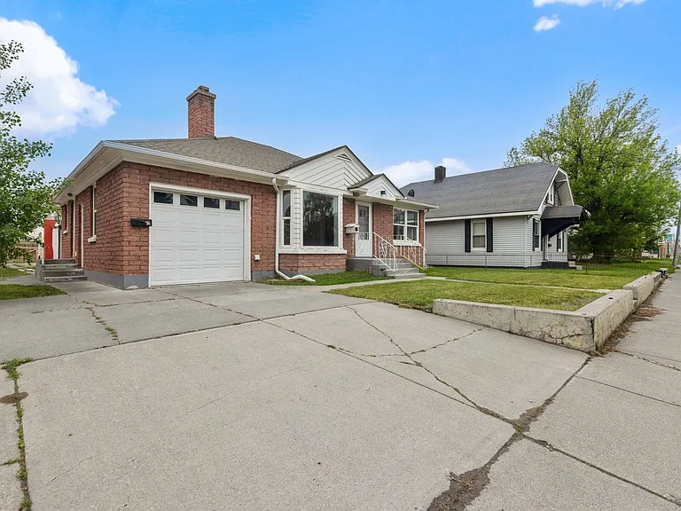 B345AG — Photo 42