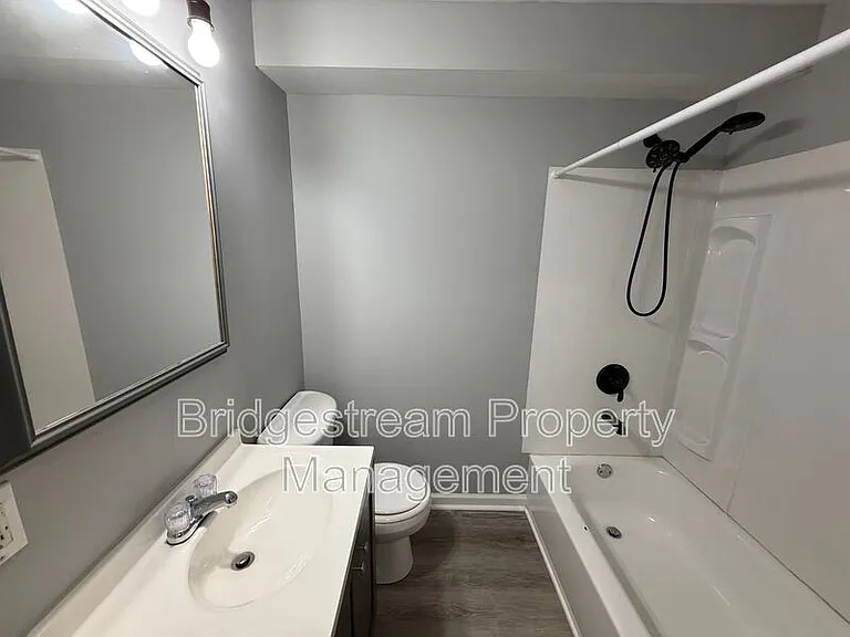 381 Sherman Dr — Photo 13