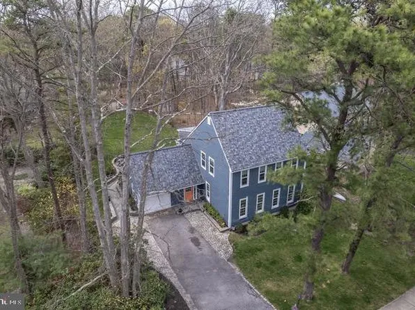 4 Tallowood Dr, Voorhees, NJ 08043