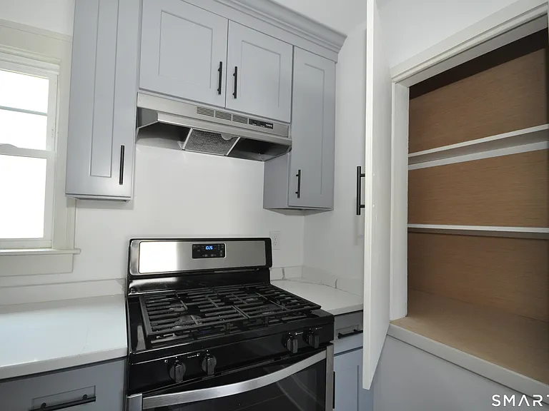 20 Mountain St — Photo 8