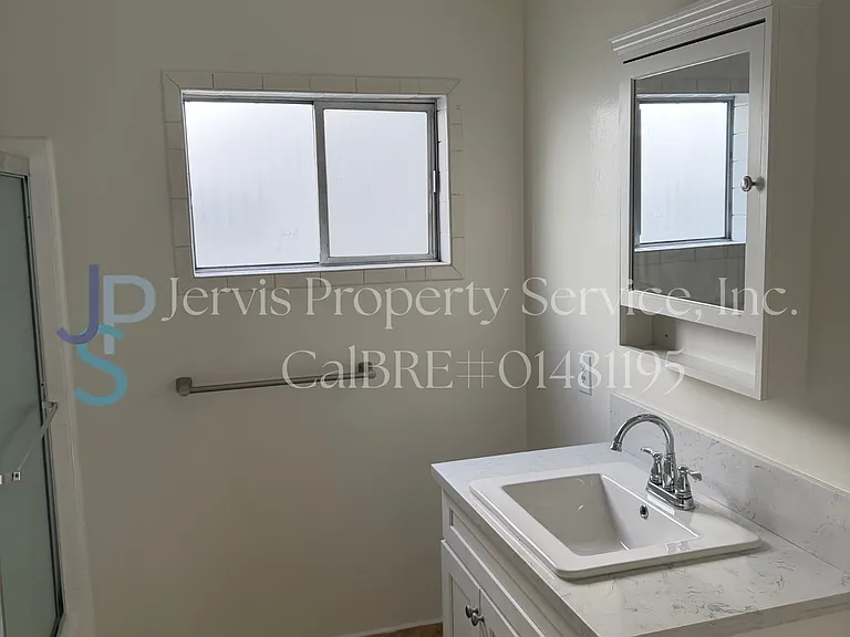 8700 #215 Bathroom