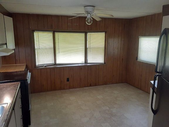2nd image of 602 Cole St Lot 108
