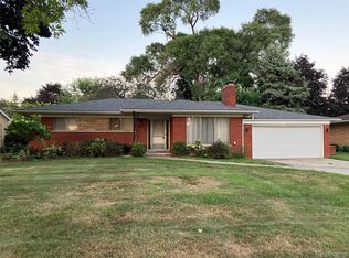 37054 Maas Dr, Sterling Heights, MI 48312