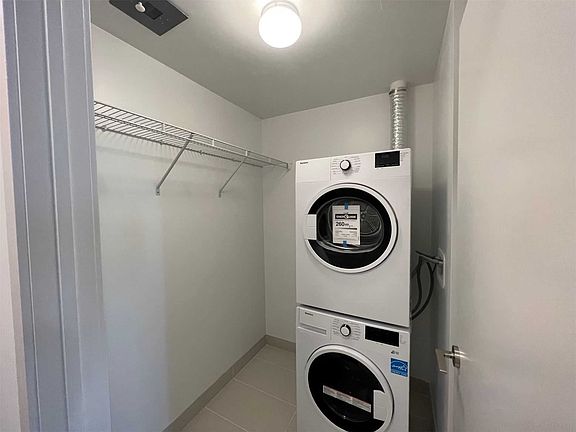 4th image of 1787 Saint Clair Ave W #409