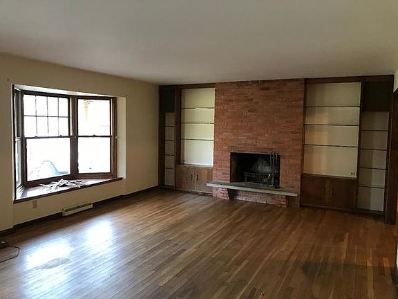5th image of 36602 N Eastmoor Ave