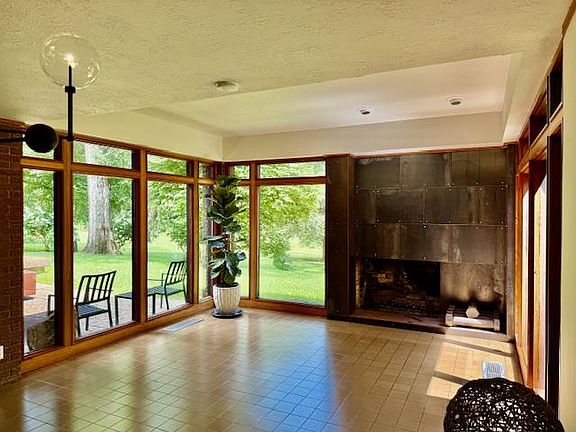 5th image of 504 Live Oak Rd