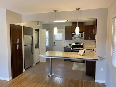 2nd image of 1410 Elkgrove Cir #1