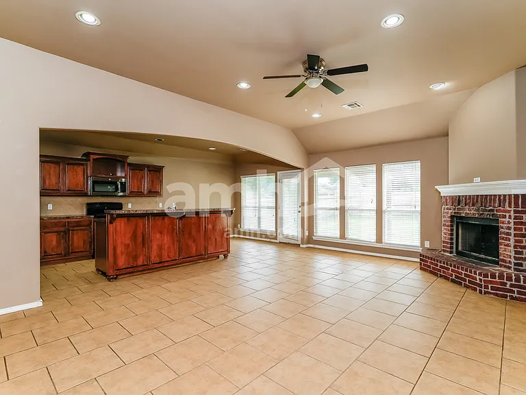 3016 N Ironwood Ave — Photo 8