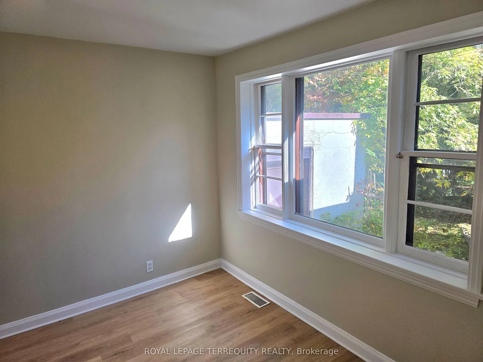 3 bed, $3,195 — Photo 4