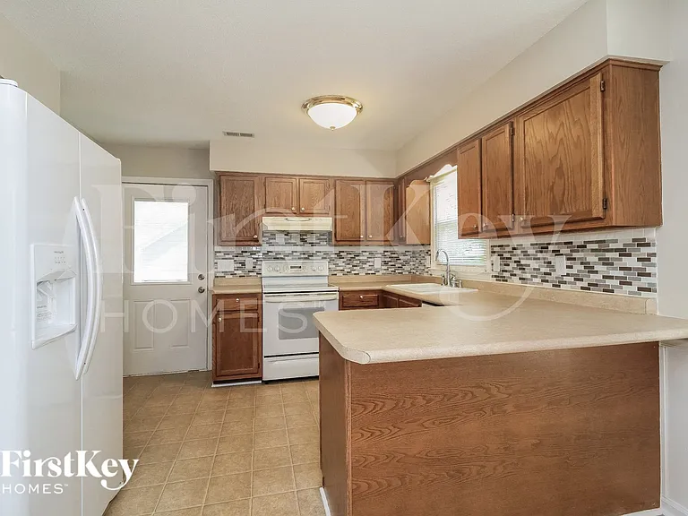 7089 Avenbury Cir — Photo 7