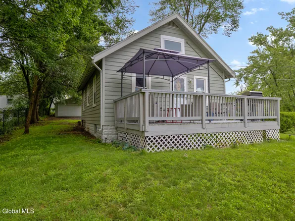 10 Gipp Road, Guilderland, NY 12203