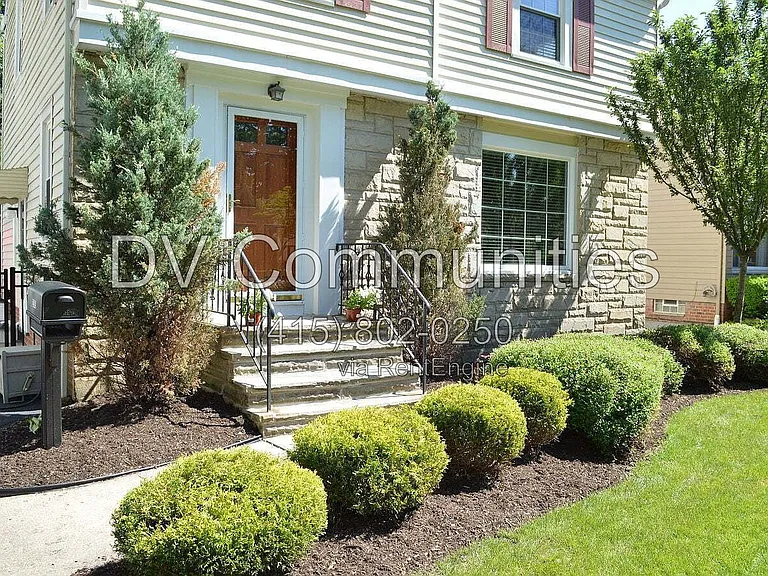 23805 E Groveland Rd — Photo 2