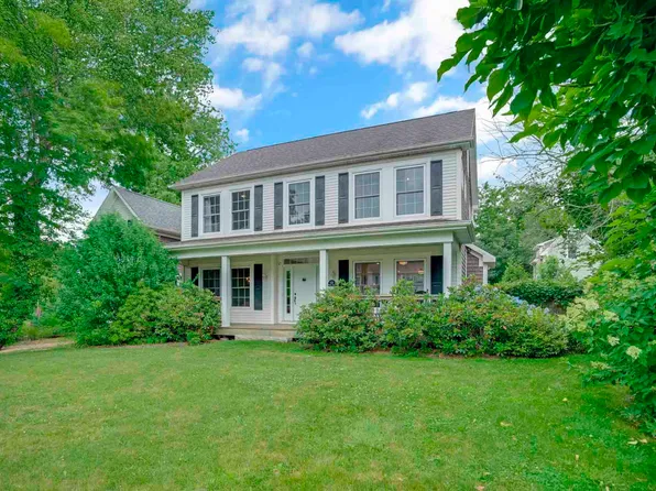 128 Spring St, Tisbury, MA 02568