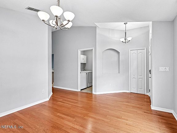 5th image of 912 BUTTERCUP Drive