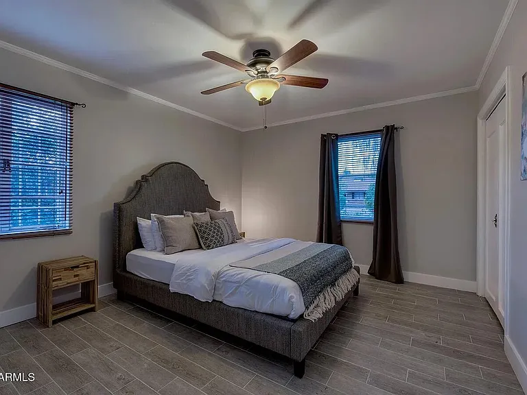 705 W Wilshire Dr — Photo 12