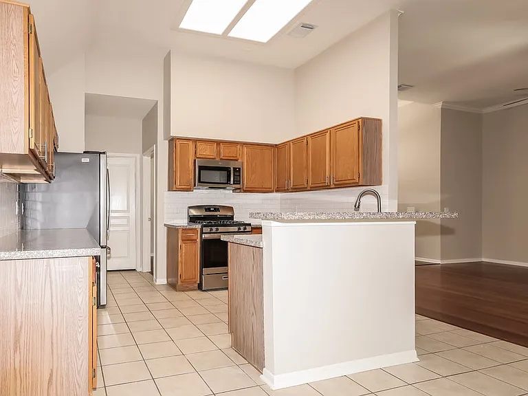 19 Rosewater Pl — Photo 7