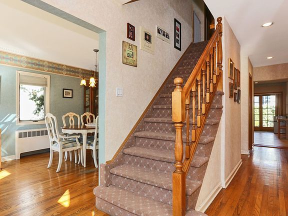 3rd image of 312 Jordan Ave