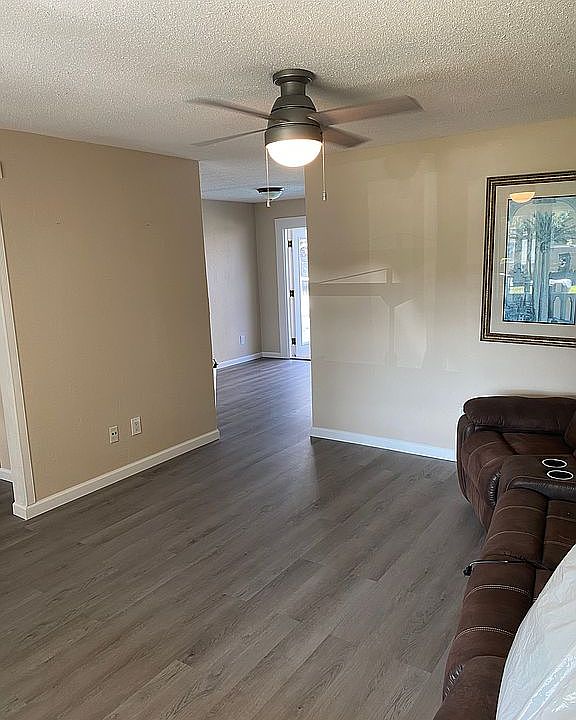 1st image of 636 Hamlet Dr